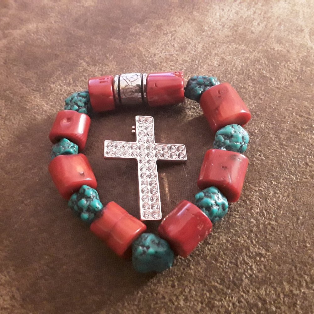 Red coral with turquoise nugget stretch bracelet.